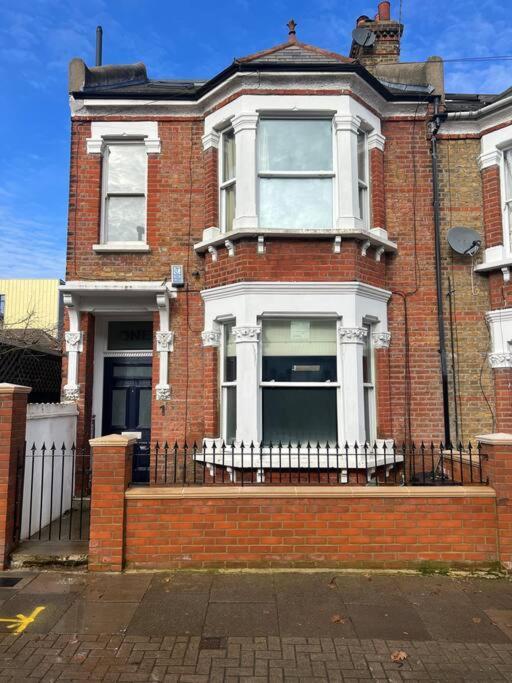 Four Bedroom Modern Victorian Wandsworth House London Eksteriør bilde