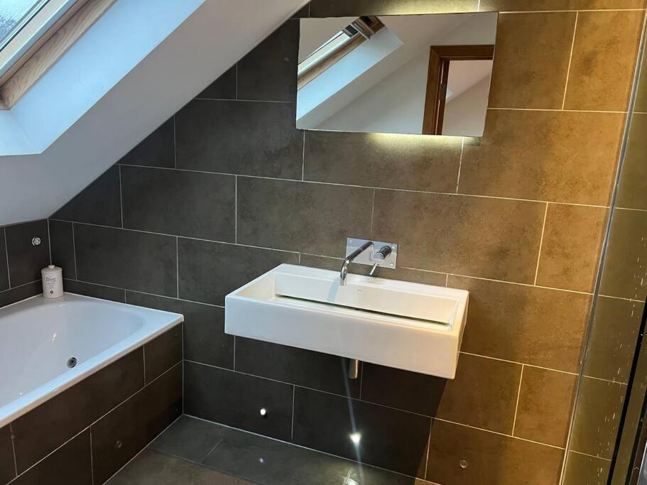 Four Bedroom Modern Victorian Wandsworth House London Eksteriør bilde
