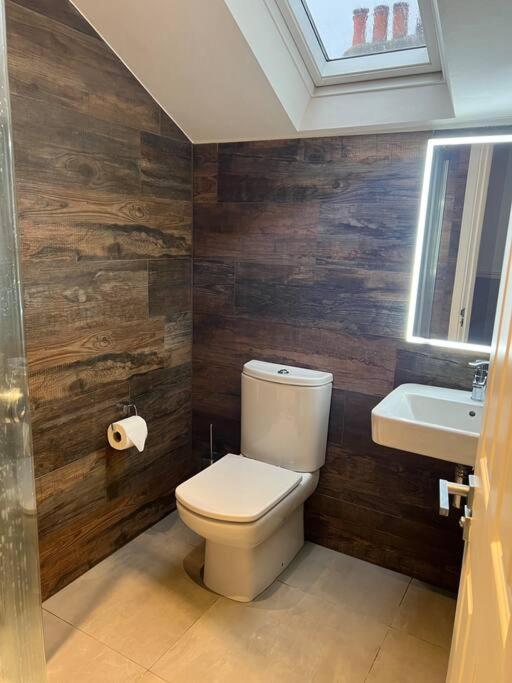 Four Bedroom Modern Victorian Wandsworth House London Eksteriør bilde