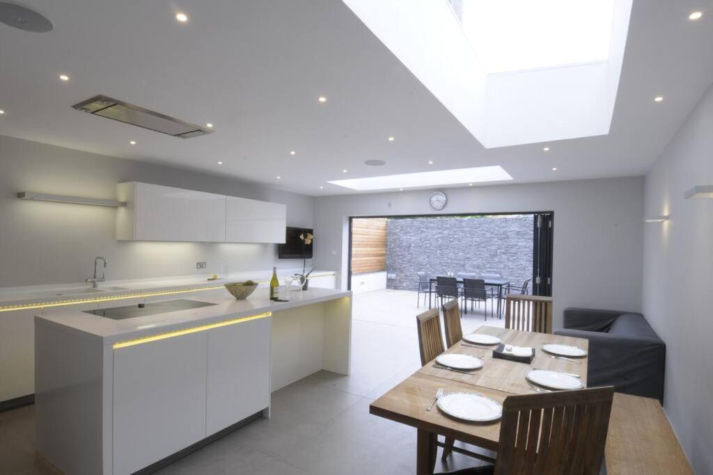 Four Bedroom Modern Victorian Wandsworth House London Eksteriør bilde